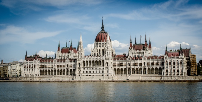 The_building_of_the_Hungarian_Parliament_(10890208584)